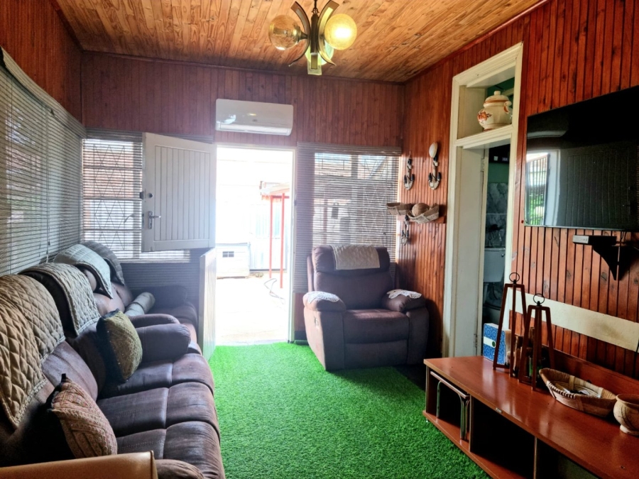 3 Bedroom Property for Sale in De Beers Northern Cape